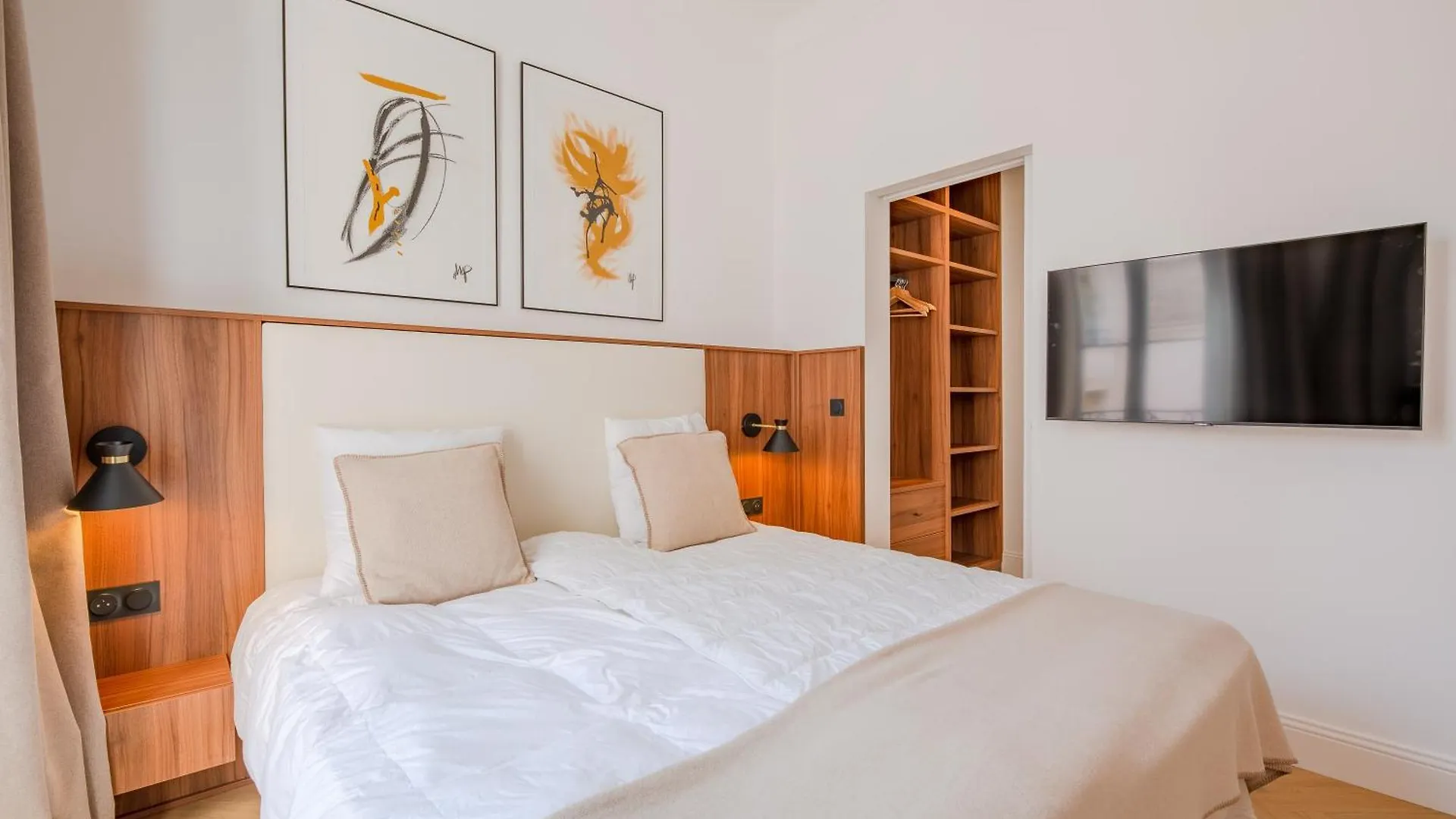Apartment La Guitare 21 - Cozy Studio In Center Of Cannes, Just Behind Grand Hotel